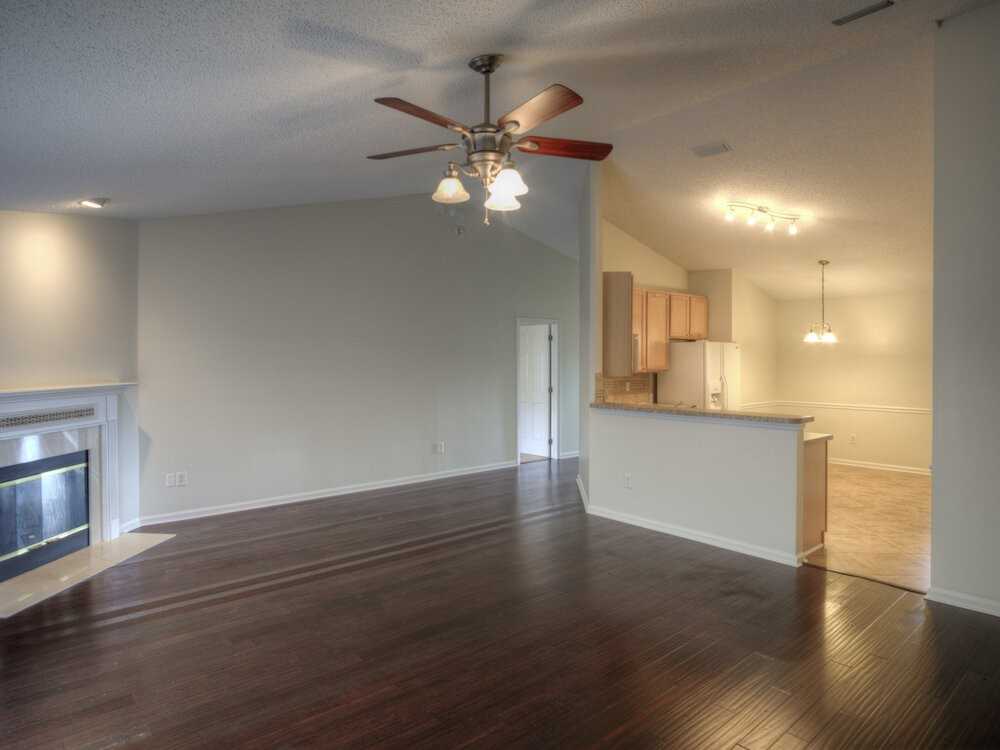 3794 Blackthorn Ct - Photo 4 of 14