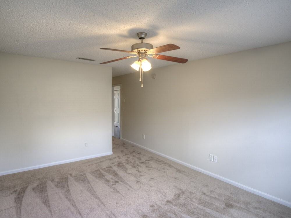 3794 Blackthorn Ct - Photo 7 of 14