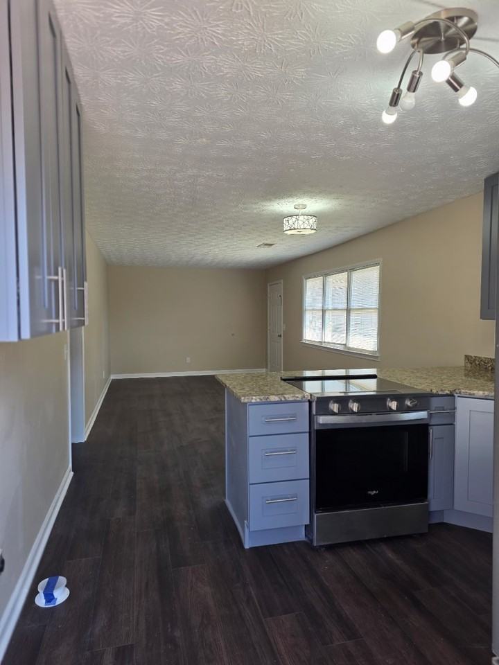 4420 Lynn Dr - Photo 4 of 11