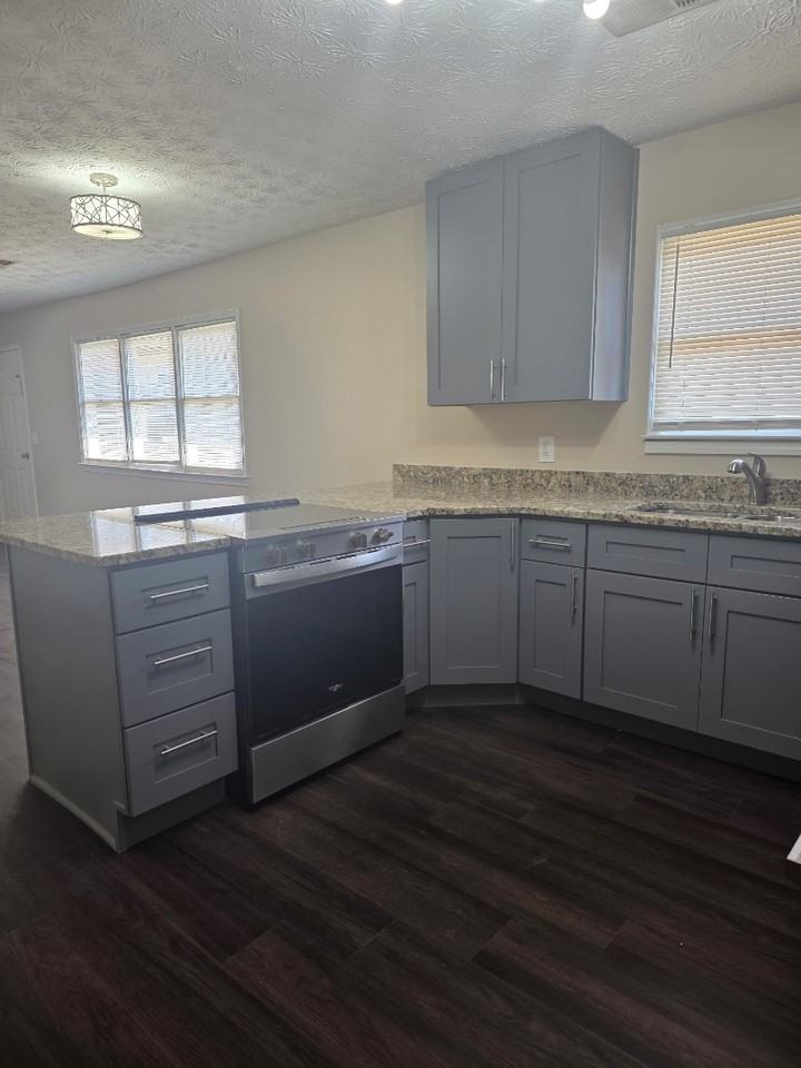 4420 Lynn Dr - Photo 5 of 11