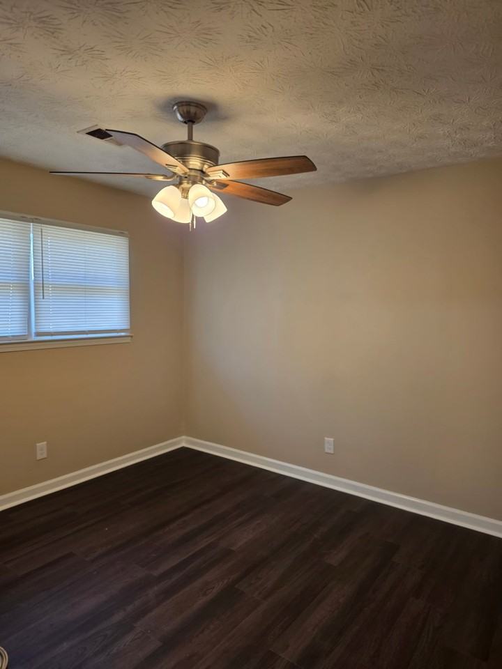 4420 Lynn Dr - Photo 7 of 11