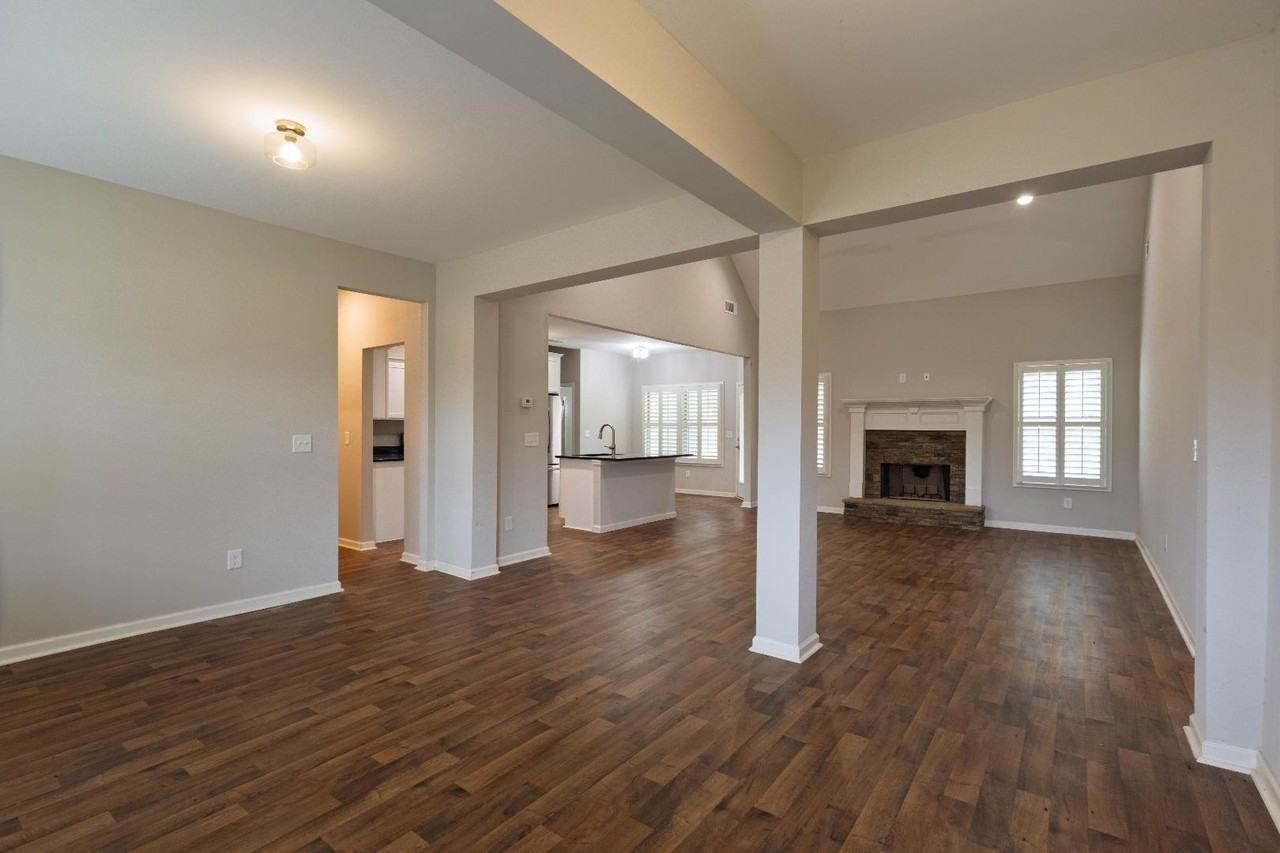 214 Oakwood Dr - Photo 7 of 20