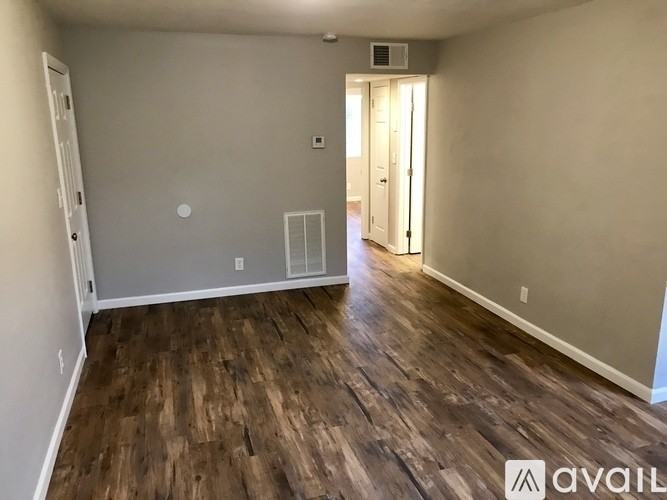 830 W 26th St #1 - Photo 2 of 7