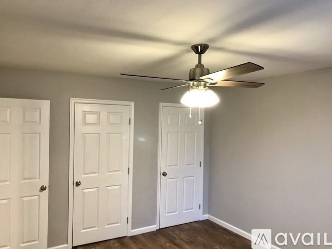 830 W 26th St #1 - Photo 3 of 7