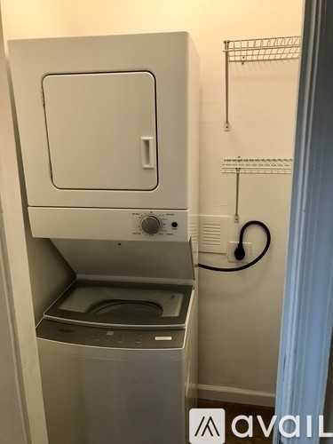 830 W 26th St #1 - Photo 4 of 7