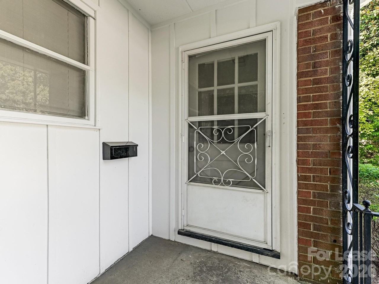 2909 Southwest Blvd - Photo 3 of 19