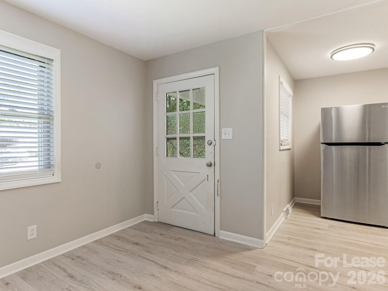 2909 Southwest Blvd - Photo 4 of 19