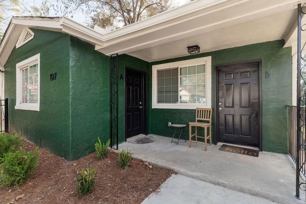 197 South Ave Se Apt C - Photo 2 of 12