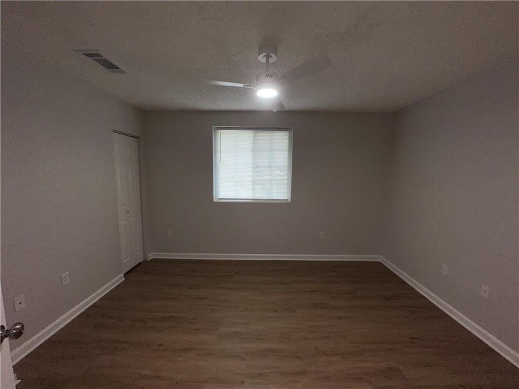 197 South Ave Se Apt C - Photo 5 of 12