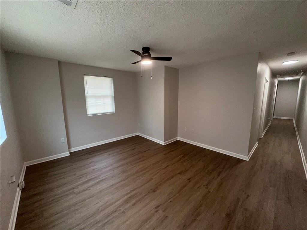 197 South Ave Se Apt C - Photo 7 of 12