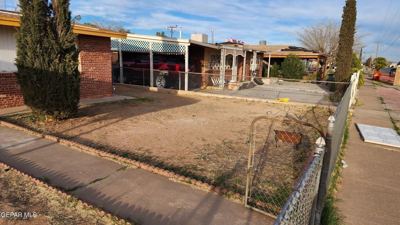 5029 Tetons Dr - Photo 3 of 24