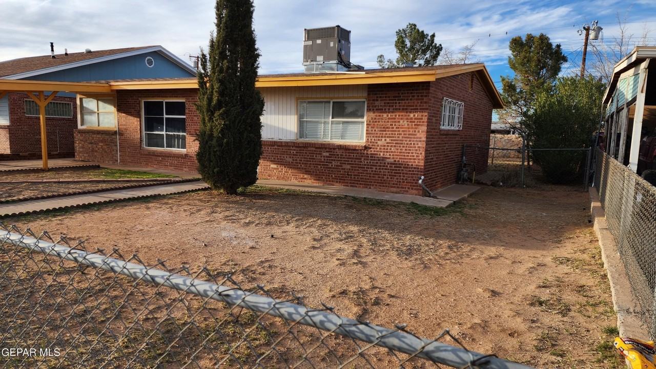 5029 Tetons Dr - Photo 4 of 24