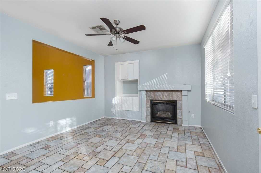 2137 Polynesia Cir - Photo 4 of 36