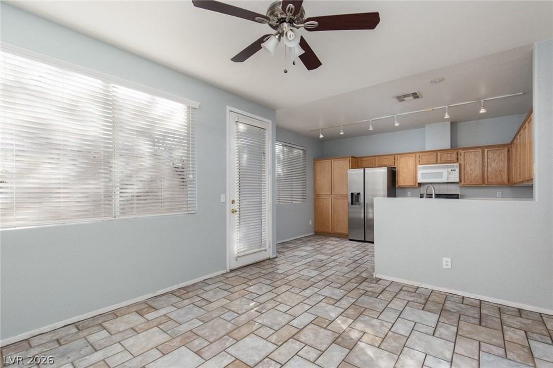 2137 Polynesia Cir - Photo 5 of 36