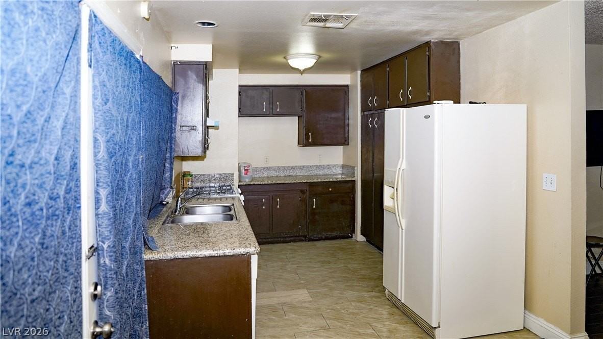 6173 Meadowhaven Ln - Photo 4 of 24