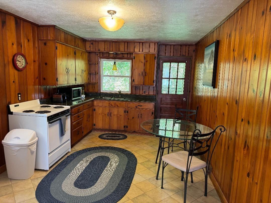 889 S Park Rd #1 - Photo 3 of 6