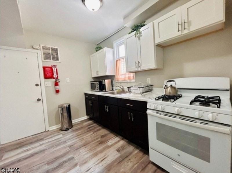 123 N 15th St - Photo 2 of 13