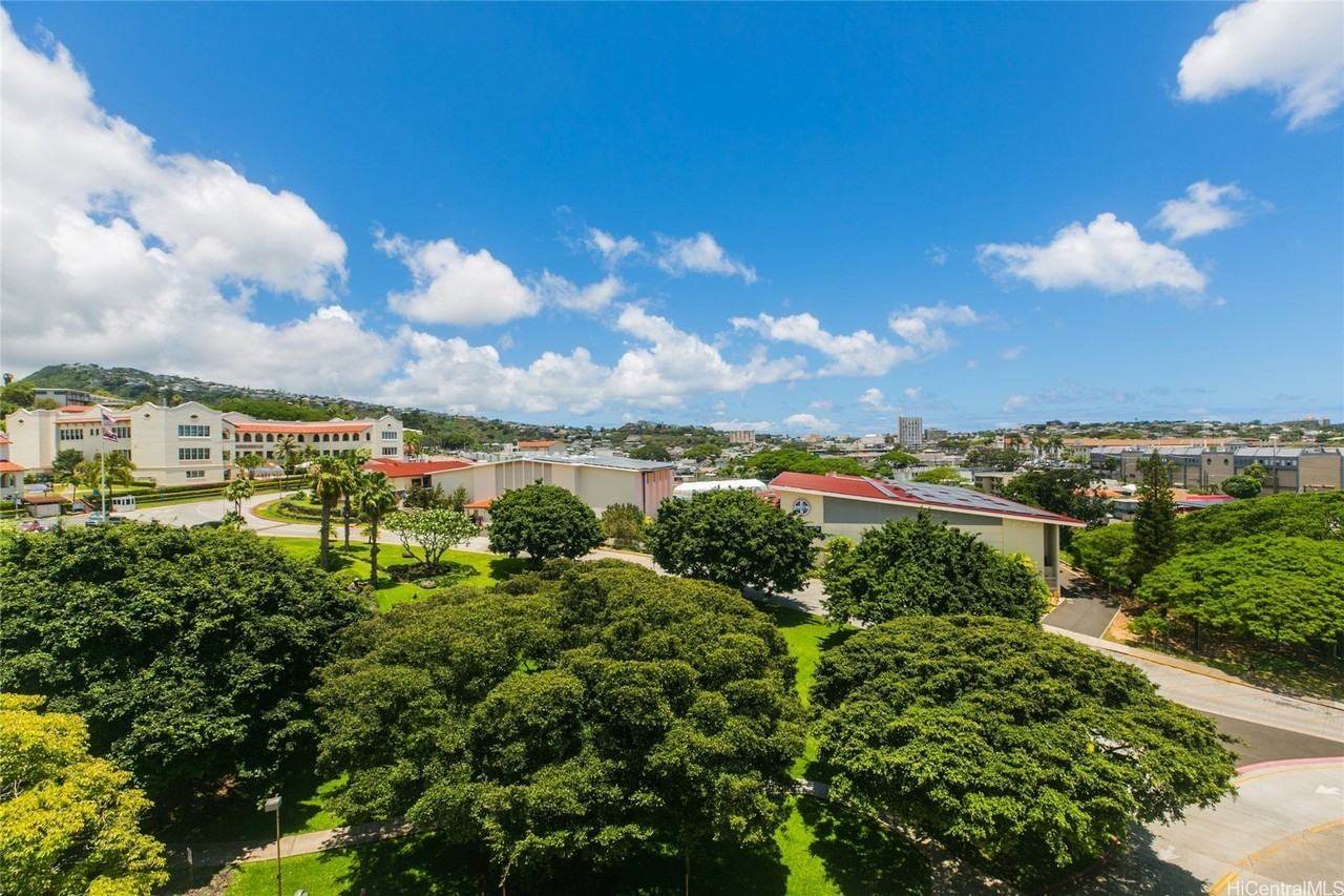 3138 Waialae Ave Apt 907 - Photo 3 of 24