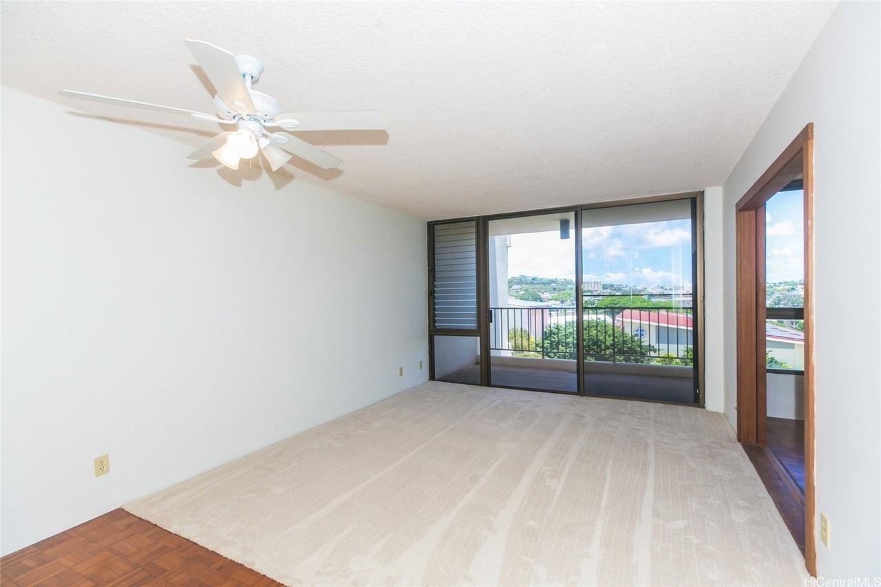 3138 Waialae Ave Apt 907 - Photo 4 of 24