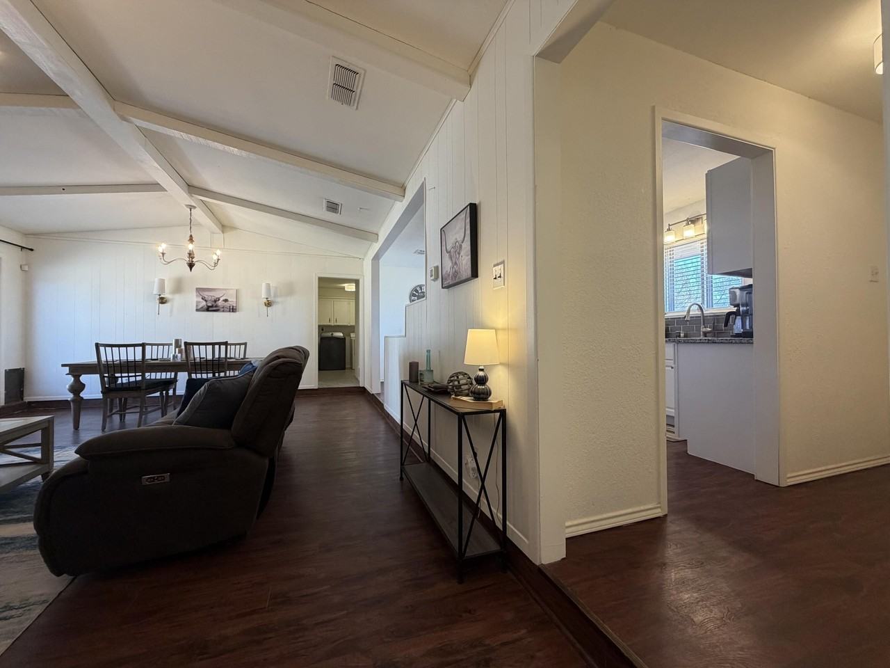 8422 Gary Ave - Photo 3 of 25