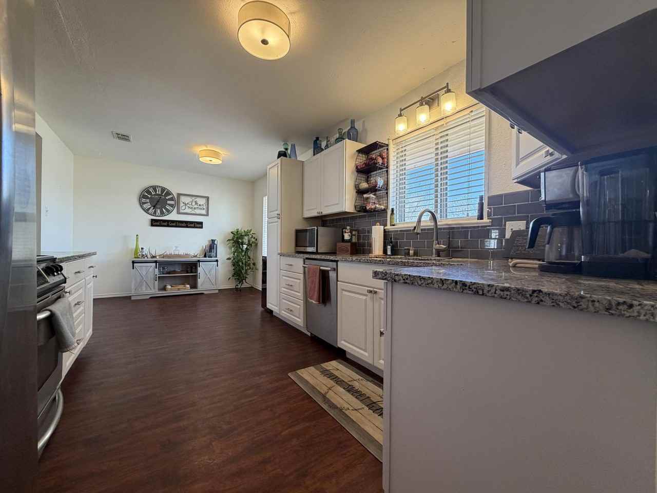 8422 Gary Ave - Photo 4 of 25