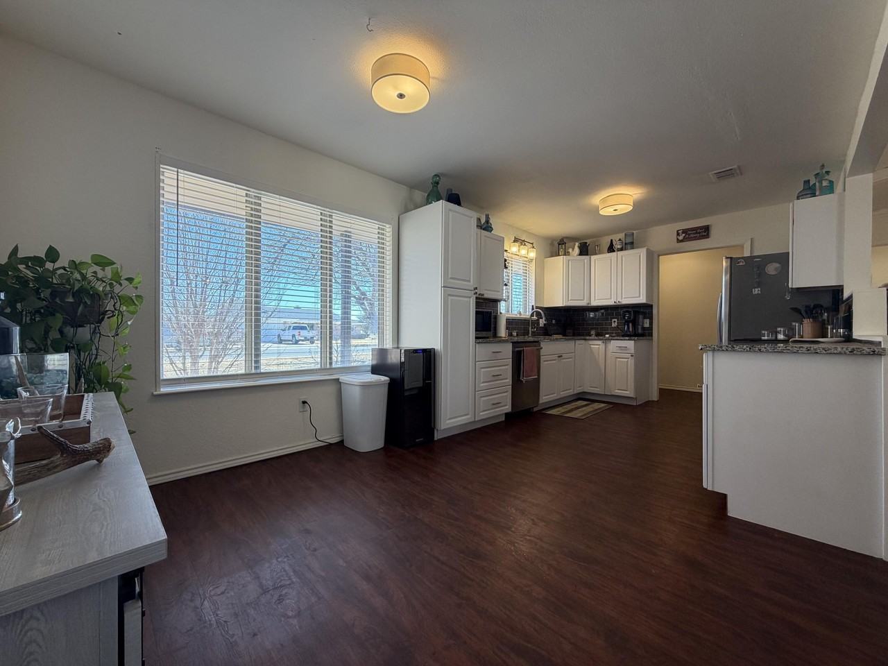 8422 Gary Ave - Photo 6 of 25