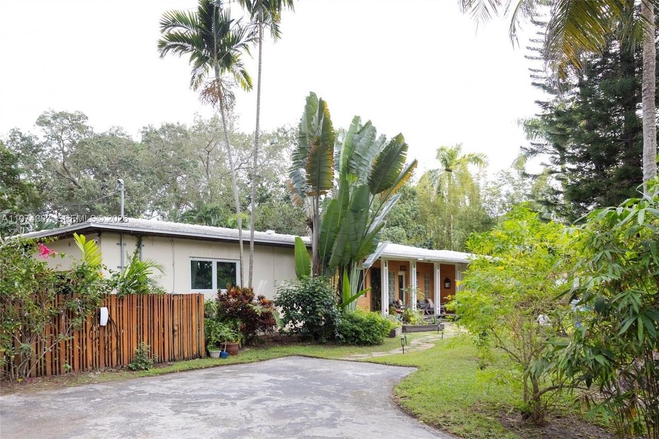 750 Ne 120th St - Photo 3 of 50