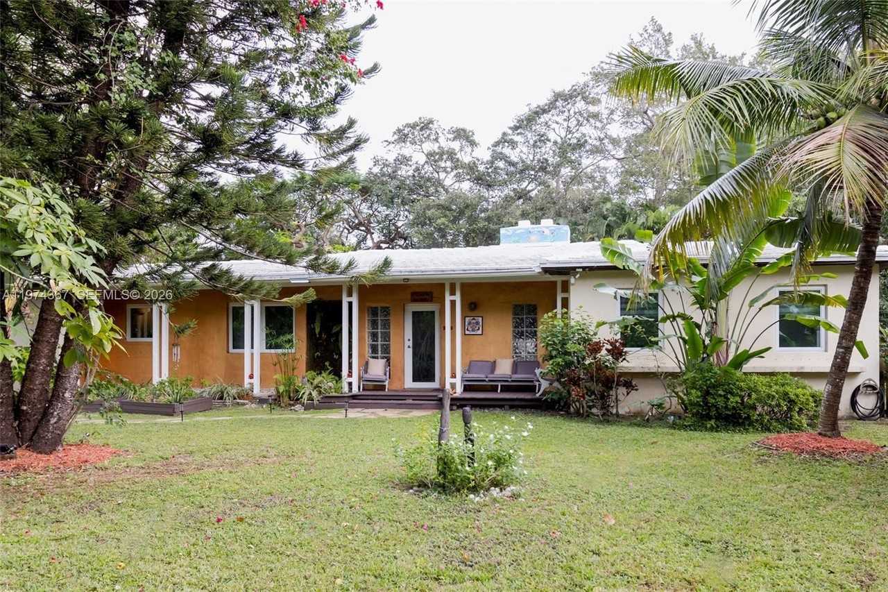 750 Ne 120th St - Photo 4 of 50