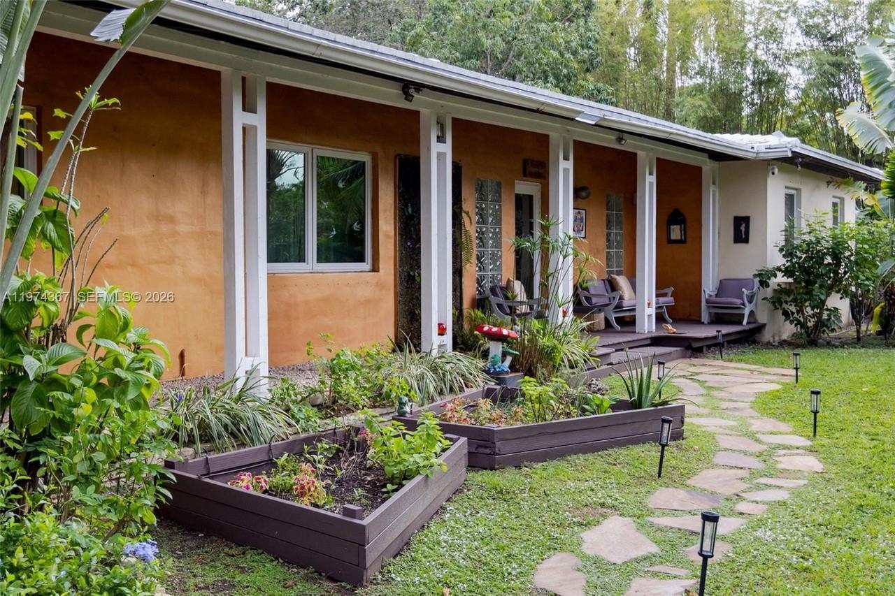 750 Ne 120th St - Photo 7 of 50