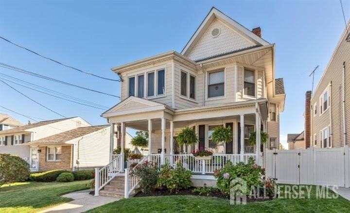 353 Main St #B - Photo 3 of 5