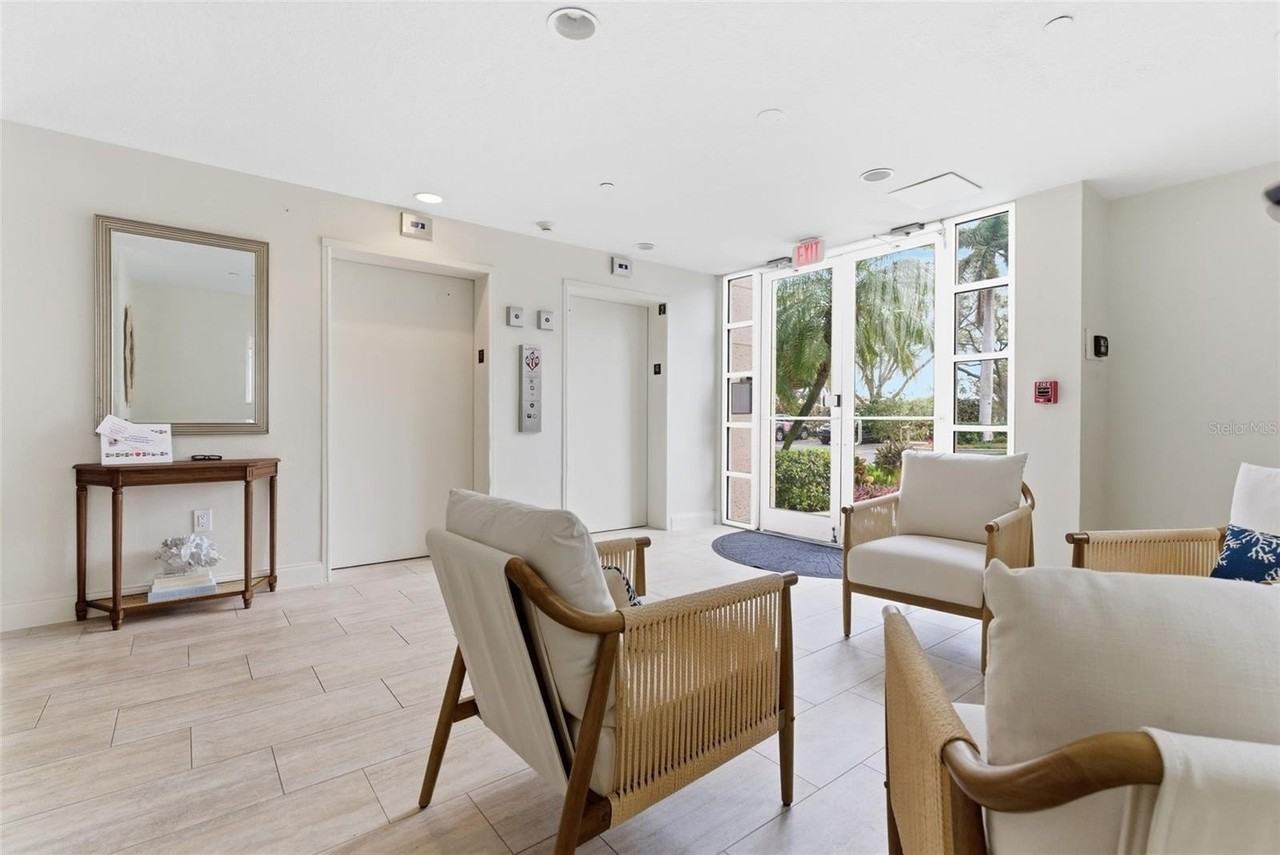 4750 Dolphin Cay Ln S #408 - Photo 5 of 31