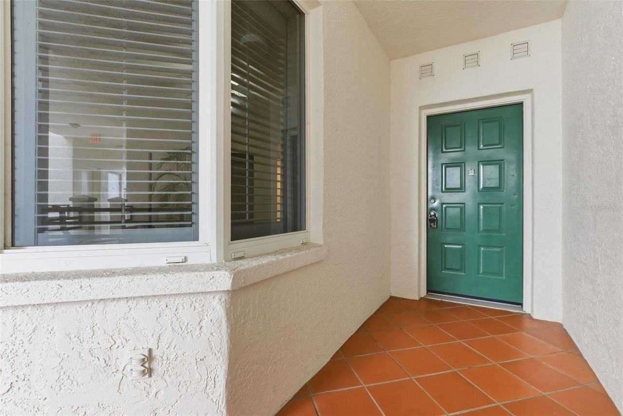 4750 Dolphin Cay Ln S #408 - Photo 7 of 31