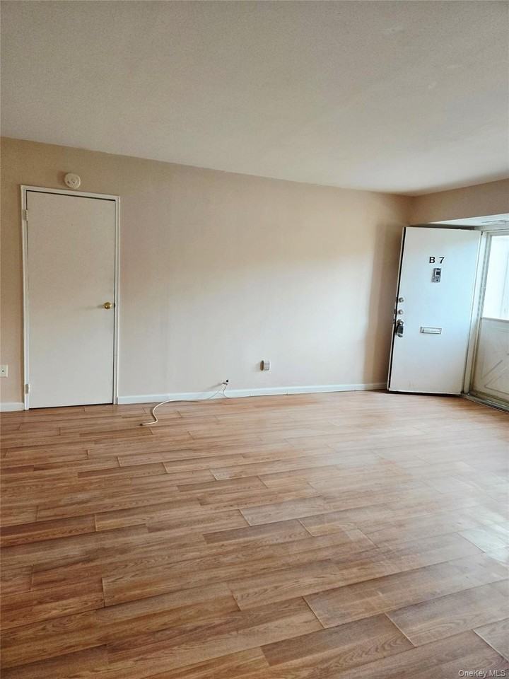 7 Boulder Ct Unit 7 #7 - Photo 4 of 33