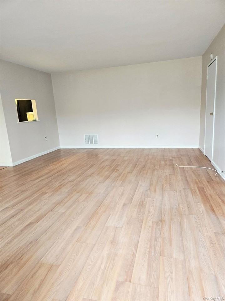 7 Boulder Ct Unit 7 #7 - Photo 5 of 33