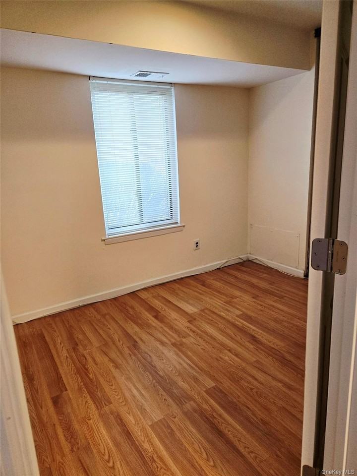 7 Boulder Ct Unit 7 #7 - Photo 7 of 33