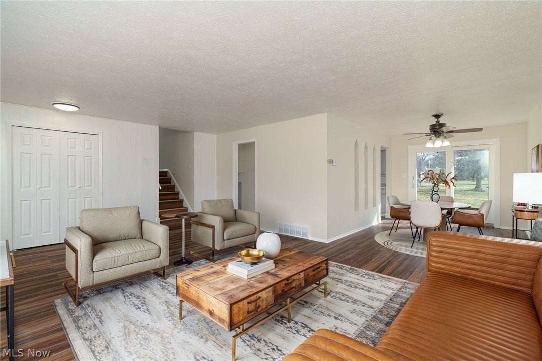 8671 Ashwood Dr - Photo 4 of 28