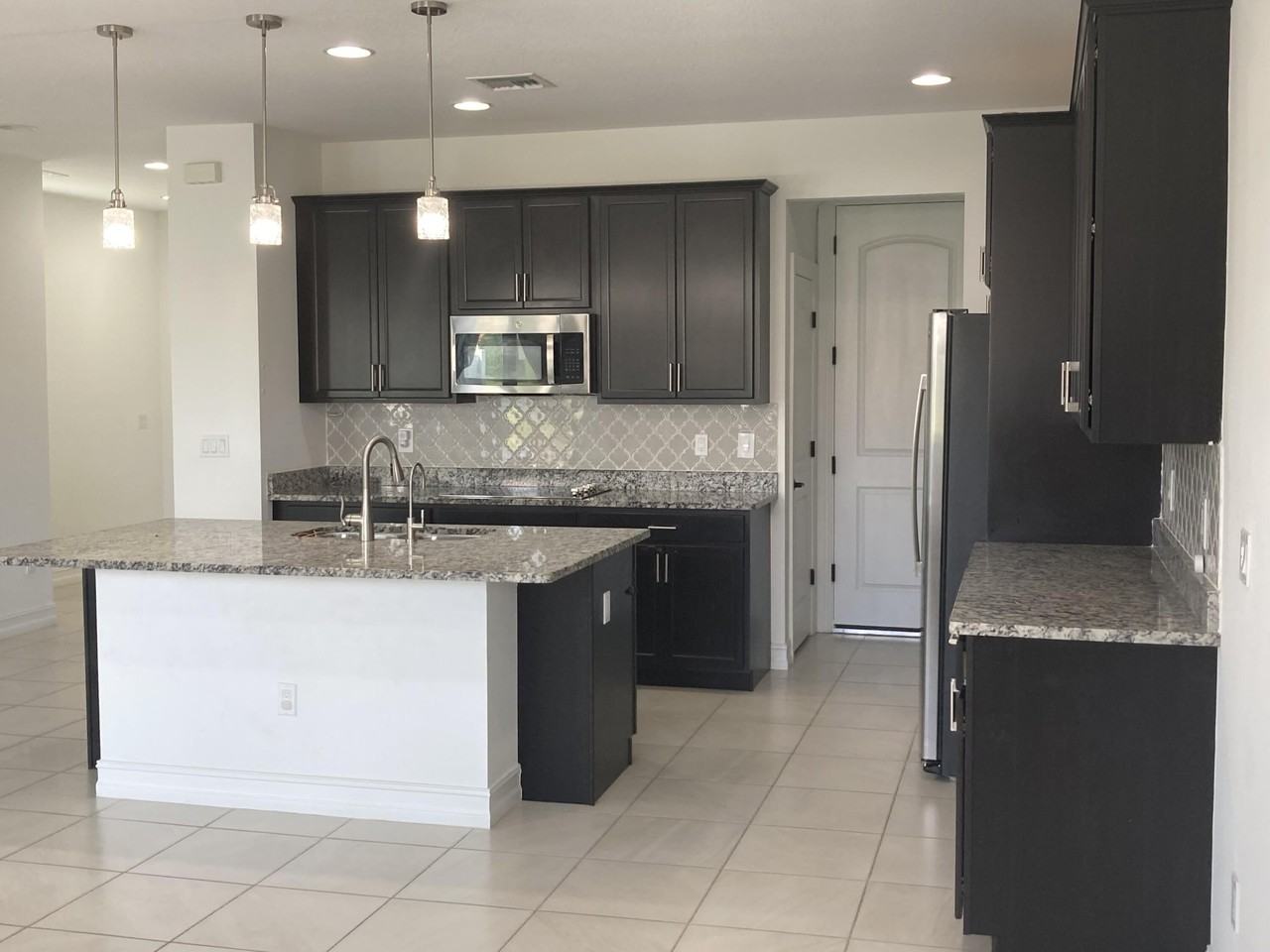 10092 Brickhill Dr - Photo 5 of 42