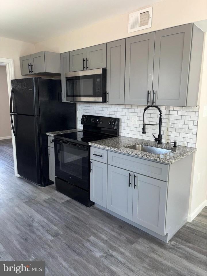 105 Devereaux Ave Unit 1