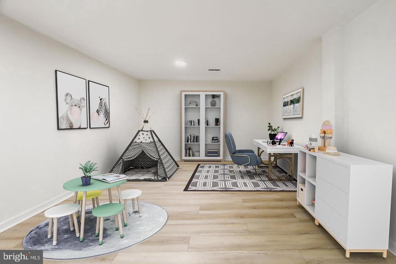 1132 James Madison Cir - Photo 4 of 19