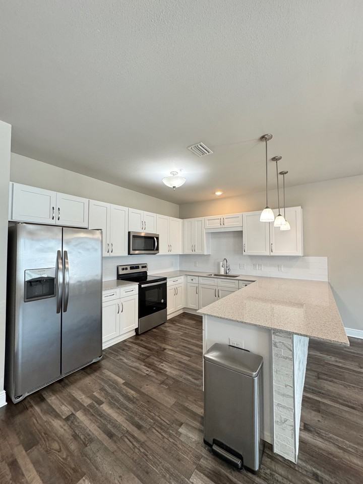 9676 Nature Creek Blvd - Photo 4 of 27