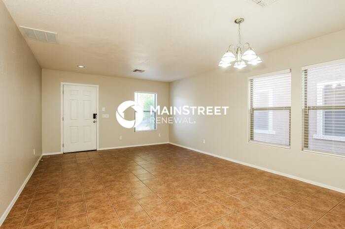 6321 W Valencia Dr - Photo 5 of 18