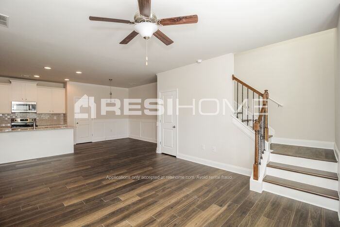 3009 Faireno Pl #3009 - Photo 4 of 24