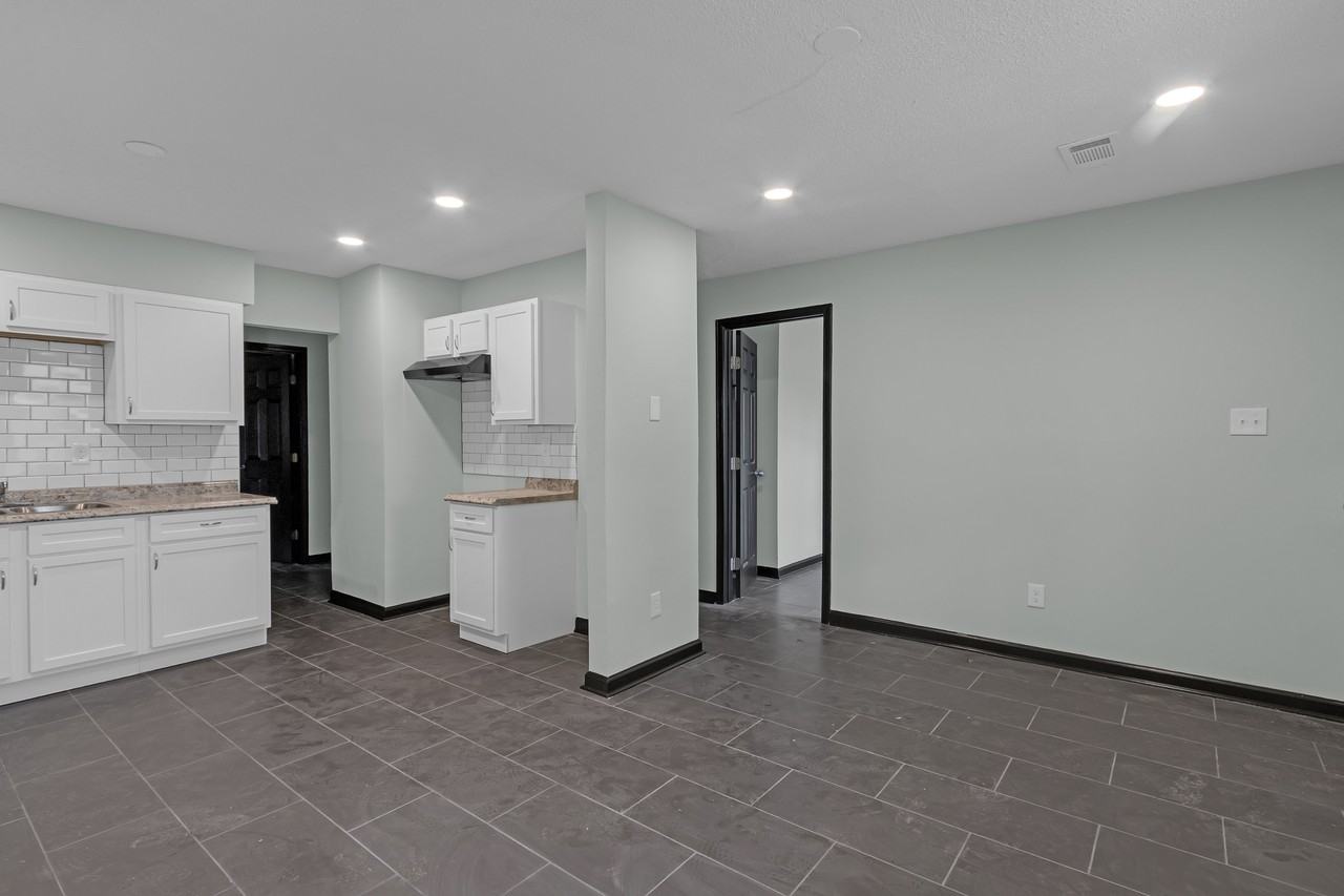 2392 Zanone Ave #1 - Photo 2 of 12
