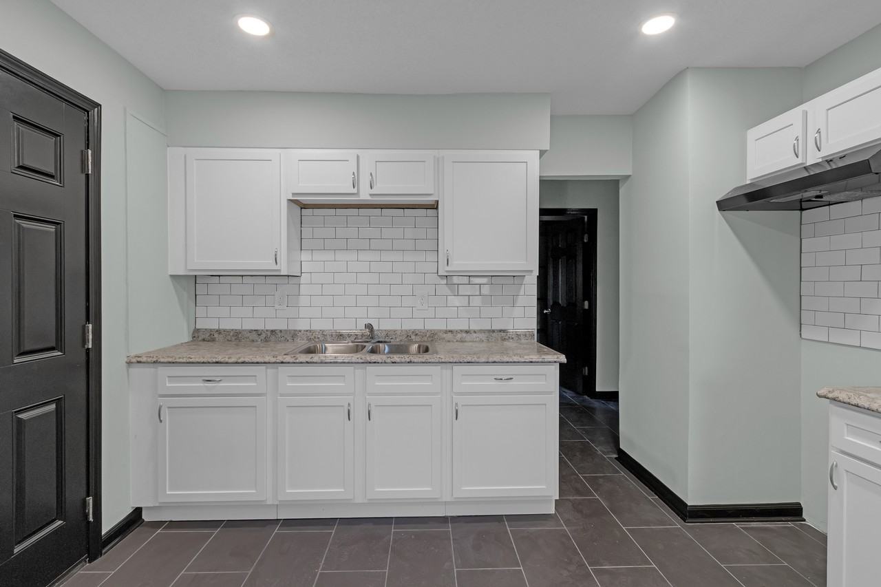 2392 Zanone Ave #1 - Photo 3 of 12
