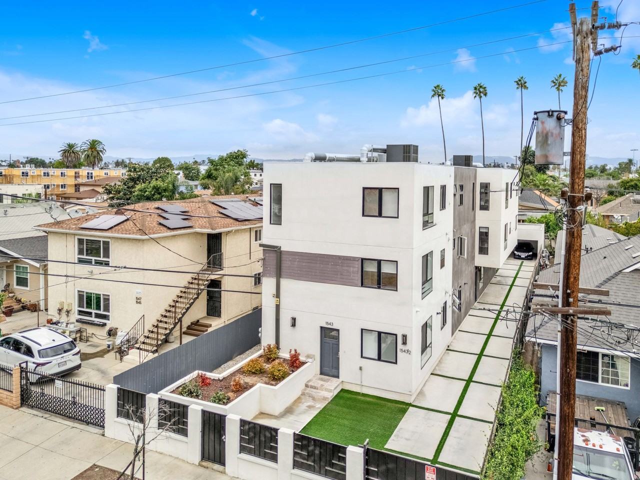 1543 W. 37th Pl Los Angeles, CA 90018 - Photo 3 of 11