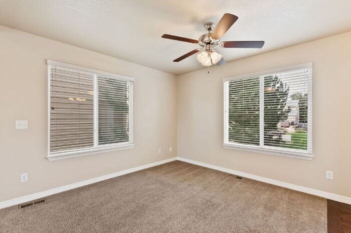 3832 Sierra Glen Pl - Photo 4 of 31