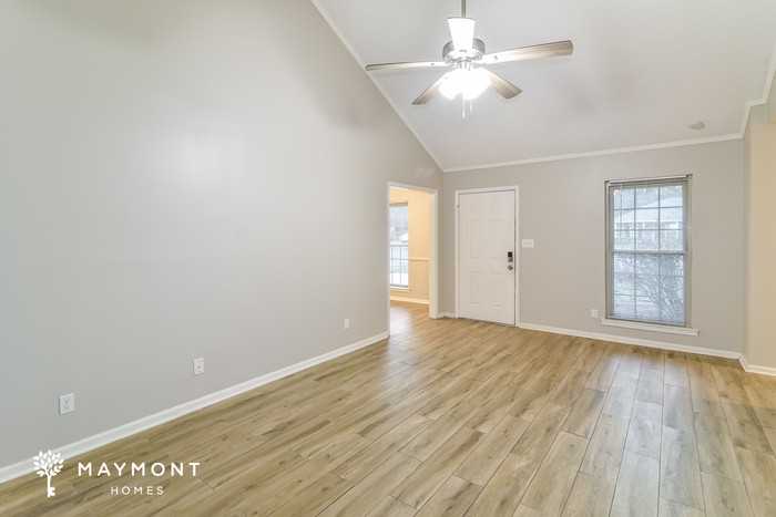 1304 Dunbarton Rd - Photo 4 of 15