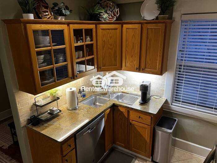 918 Goodrich Ave #D - Photo 3 of 30