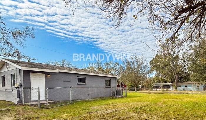 2002 E Fairbanks St - Photo 2 of 16