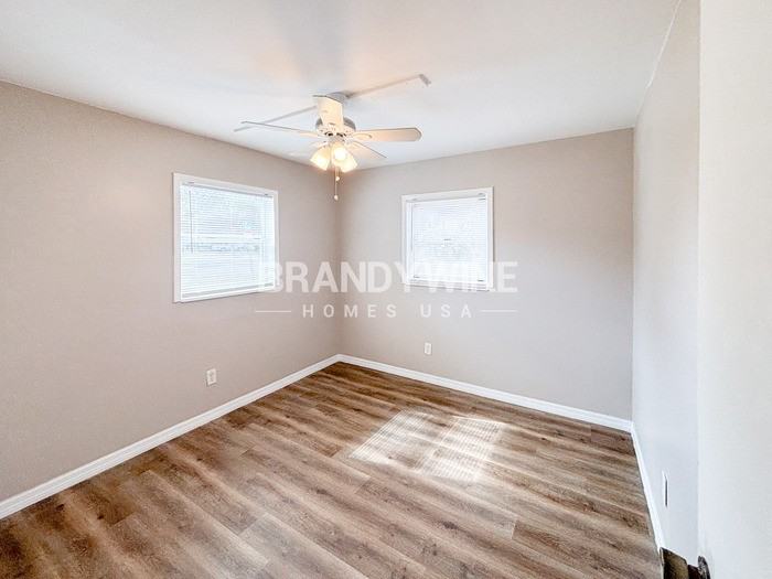 2002 E Fairbanks St - Photo 6 of 16